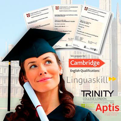chica con birrete de graduada